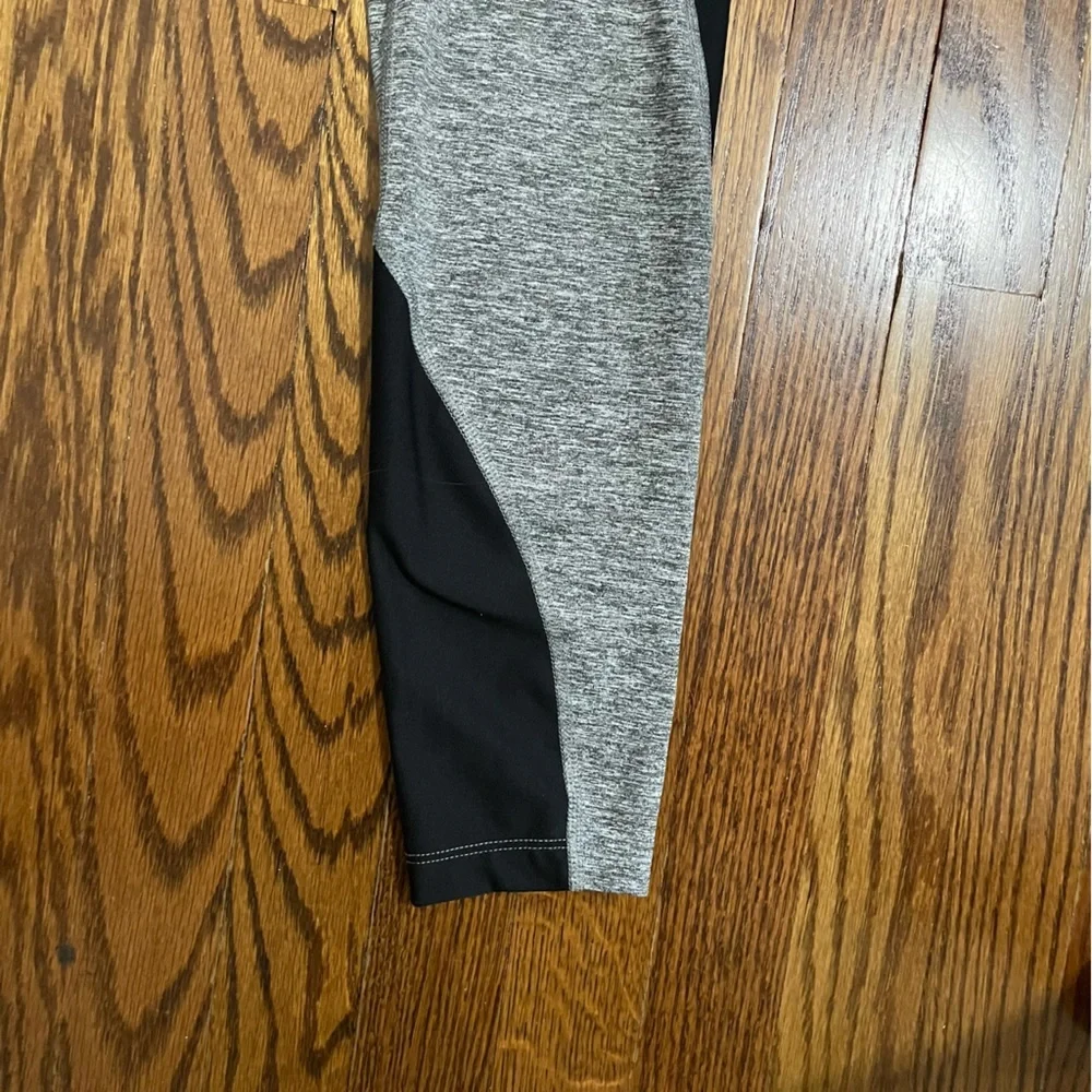 Nike Women's Leggings Gray Black Accents Size Medium, EUC - Picture 5 of 9